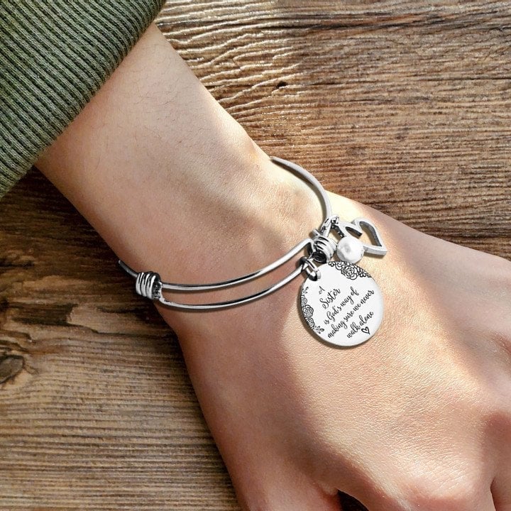 Last Day 75% OFF👯♀💖A Sister Is God's Way Of Making Sure We Never Walk Alone Bangle