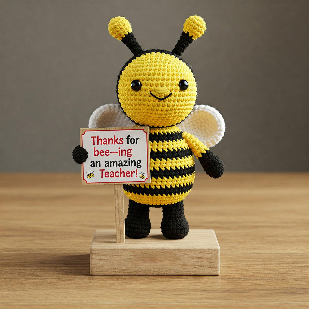 💖Teacher Appreciation Gift Crochet Bee