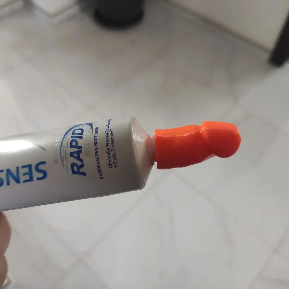 🤣 Hilarious "Surprise Squirt" Penis Toothpaste Dispenser