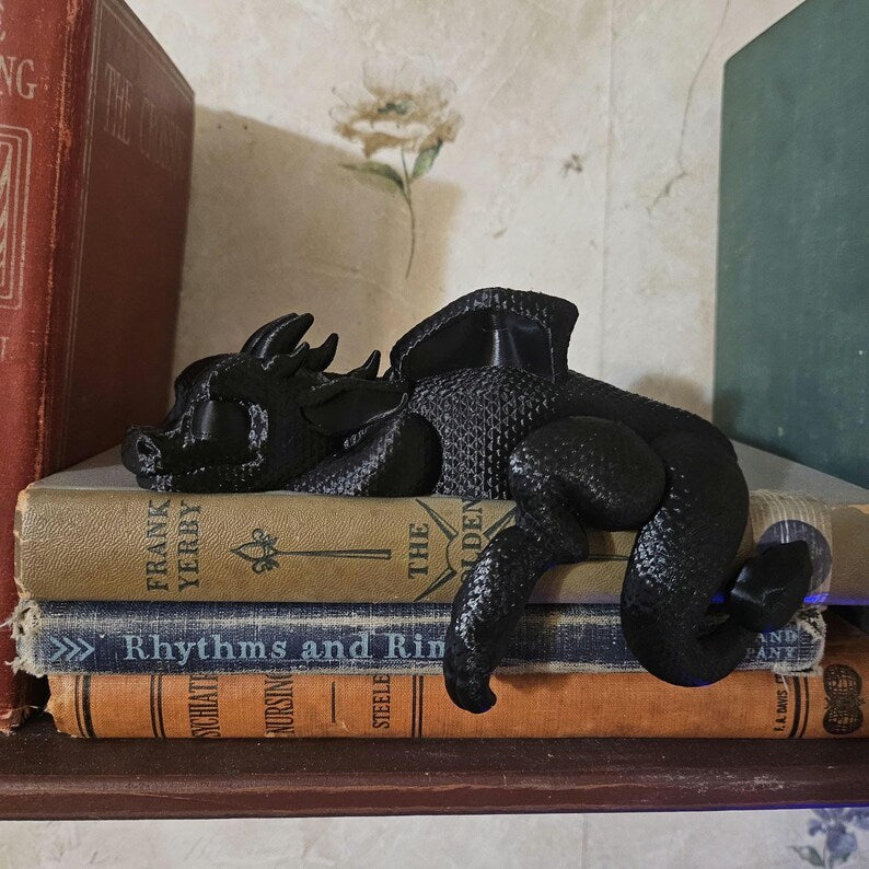 π₯π₯2025 Mother's Day Gift 50% Off--π3D Printing Sleeping Bookshelf Dragon