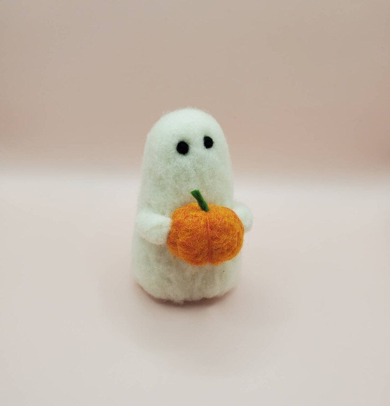 ๐๐ปWool Felted Ghost With Pumpkin