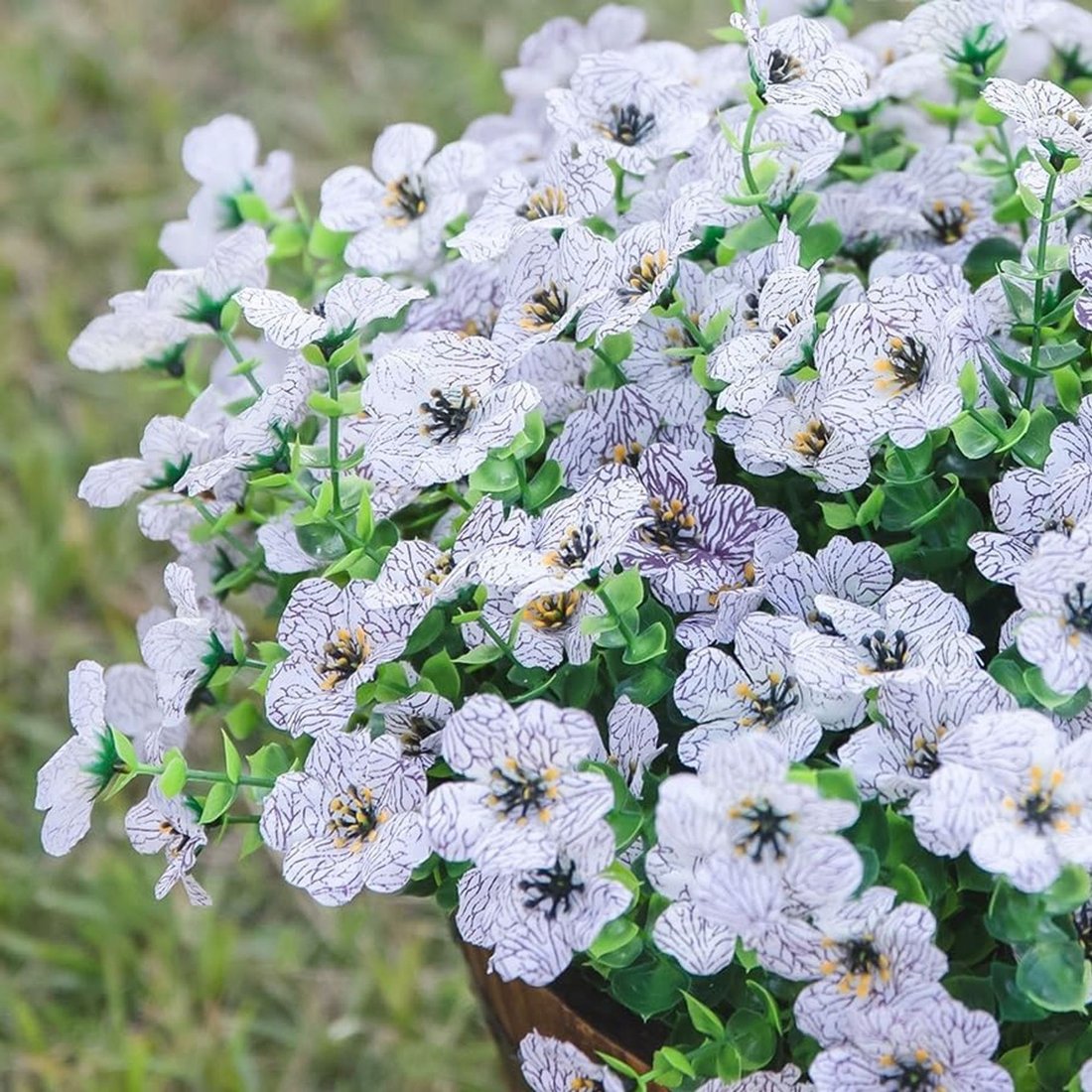 💥💥Upgraded high-grade material 🌱UV Resistant Lifelike Artificial Flowers