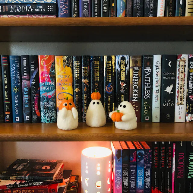 ๐๐ปWool Felted Ghost With Pumpkin