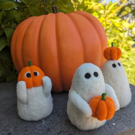 🎃👻Wool Felted Ghost With Pumpkin