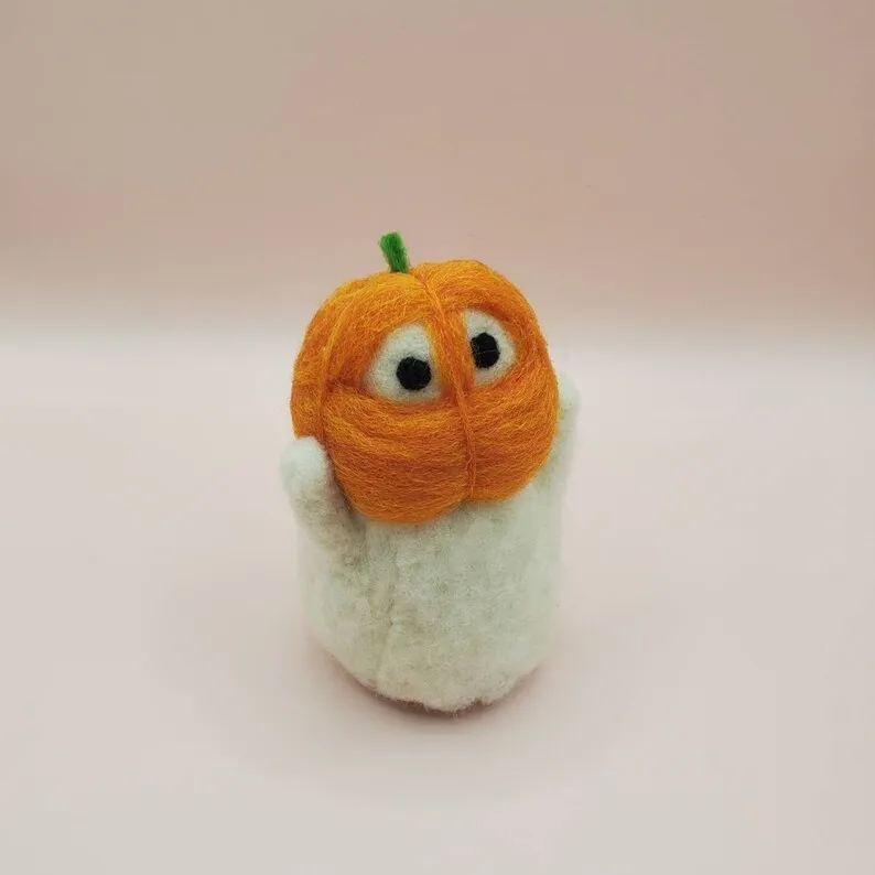 ๐๐ปWool Felted Ghost With Pumpkin