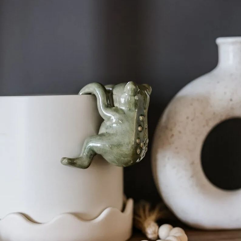 🔥🔥2025 Mother's Day Gift 50% Off--Cute Flower Pot Hugger Figurines