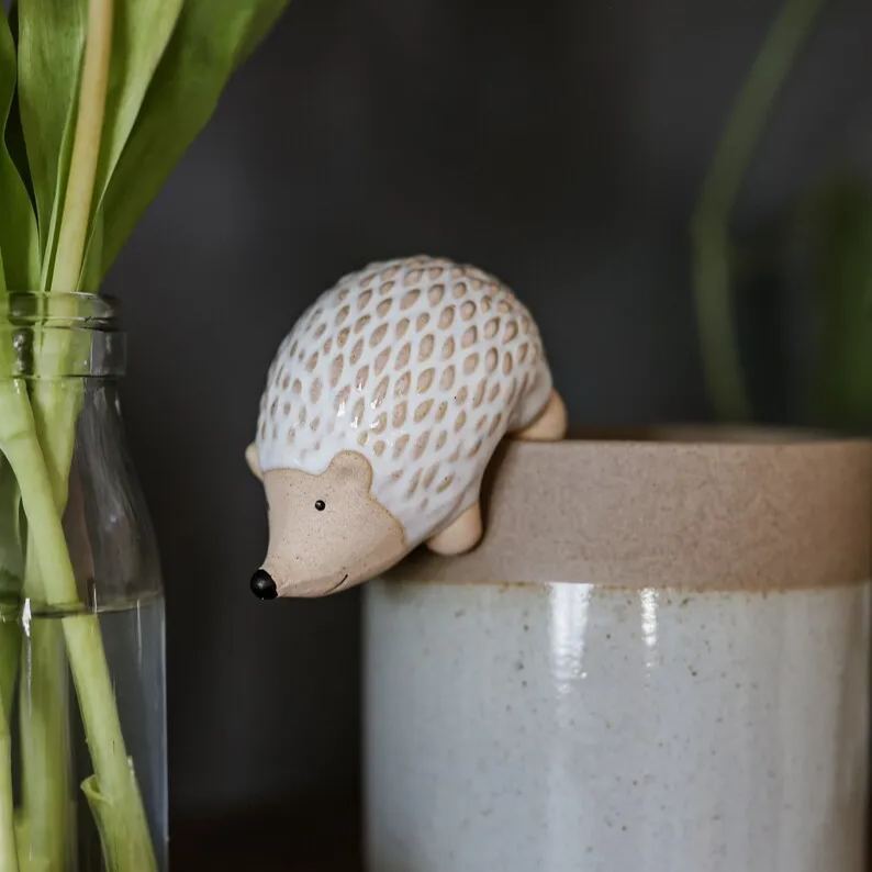 🔥🔥2025 Mother's Day Gift 50% Off--Cute Flower Pot Hugger Figurines