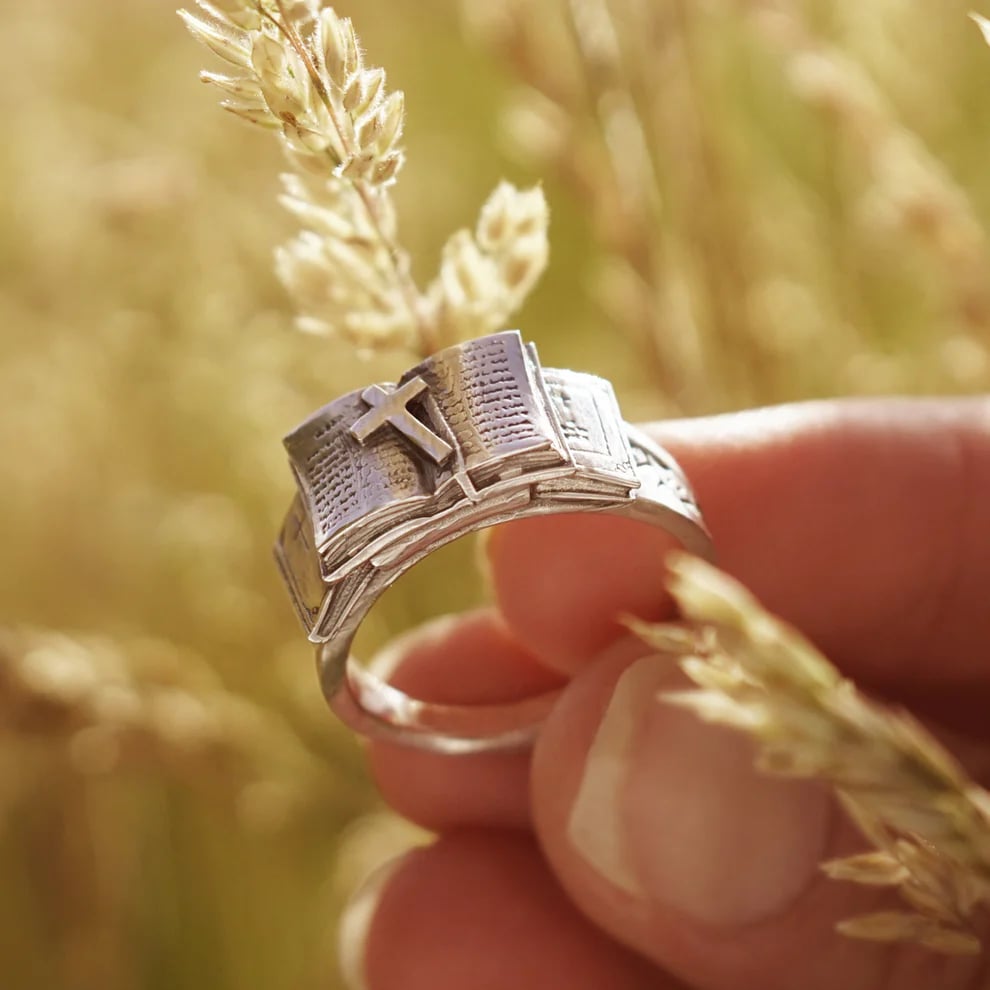 ✝️Handcrafted Bible Ring with Cross – A Sacred Companion of Faith