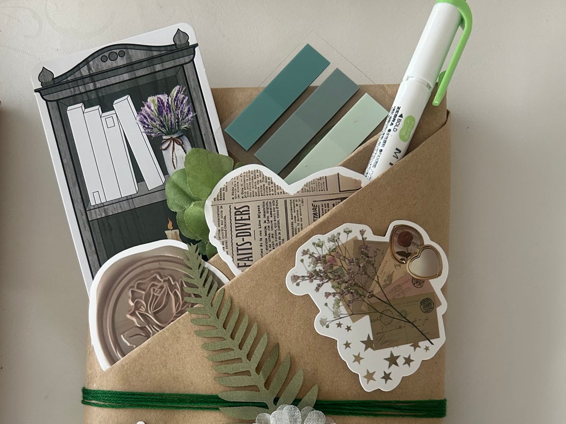 🎉2025 Big Sale🎄 -📚Blind Date with a Book