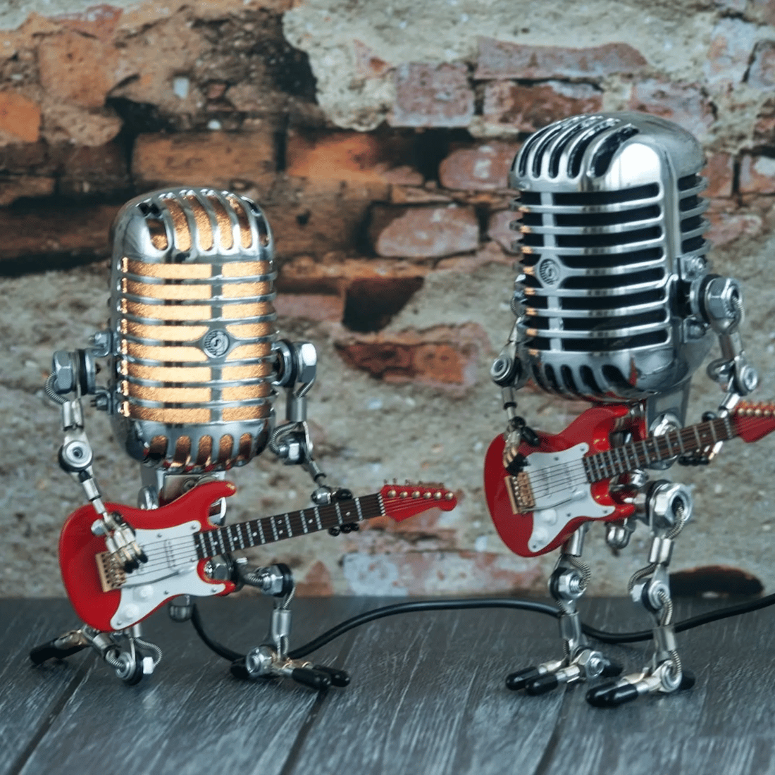 🎁Vintage Microphone Robot Desk Lamp - Get Free Guitar!!
