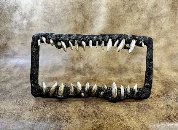 🤩Creature teeth license plate