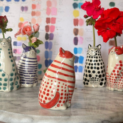 🎉 Special Offer - 49% Discount!😺Whimsical Hand-Painted Cat Vase Collection