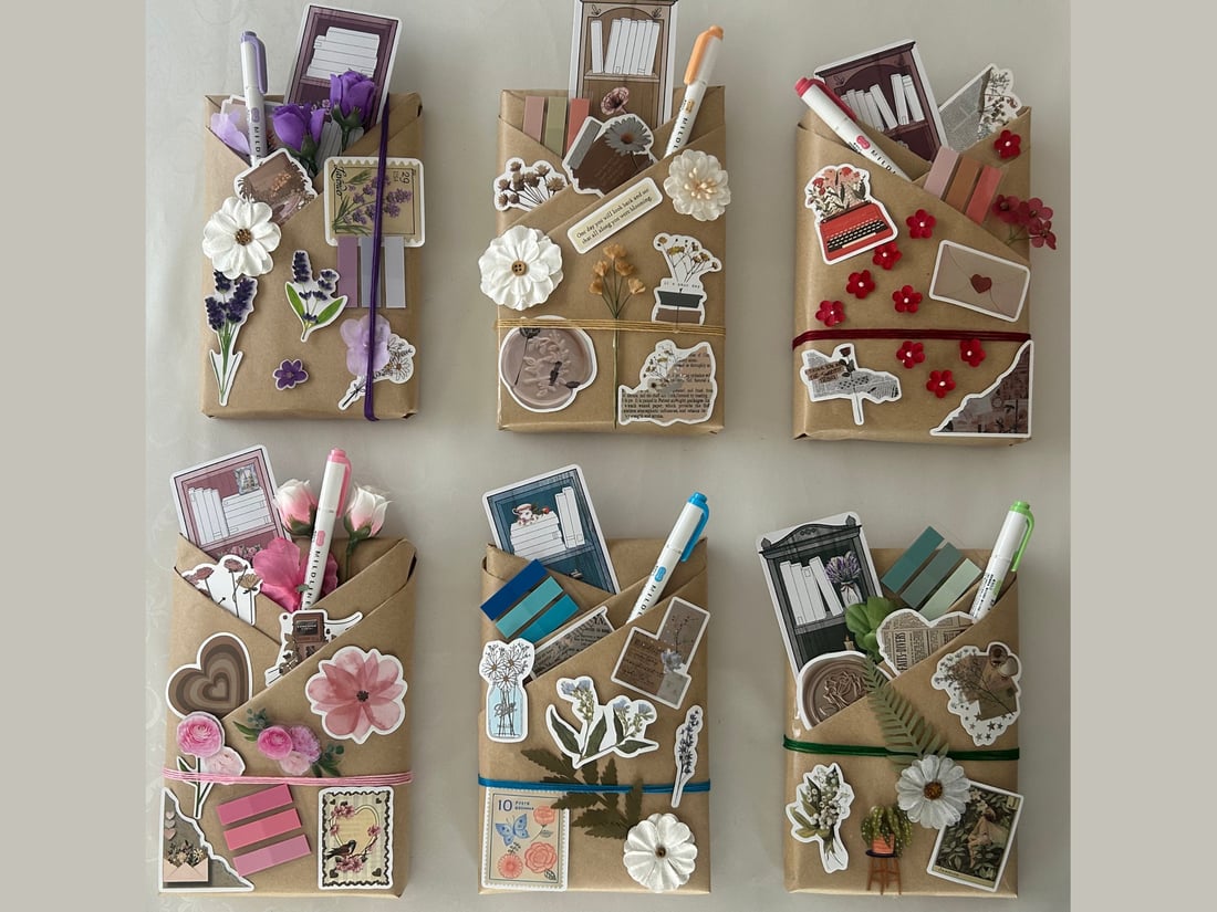 🎉2025 Big Sale🎄 -📚Blind Date with a Book