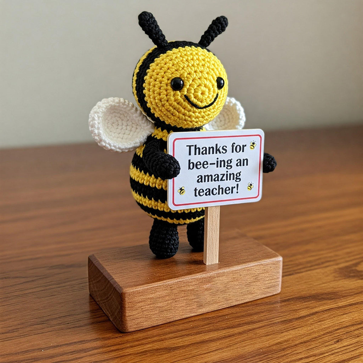 💖Teacher Appreciation Gift Crochet Bee