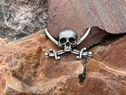 Retro Gothic Skull Brooch