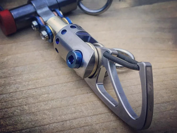 🔥Last Day 70% OFF🎁Handmade full metal cyberpunk keychain