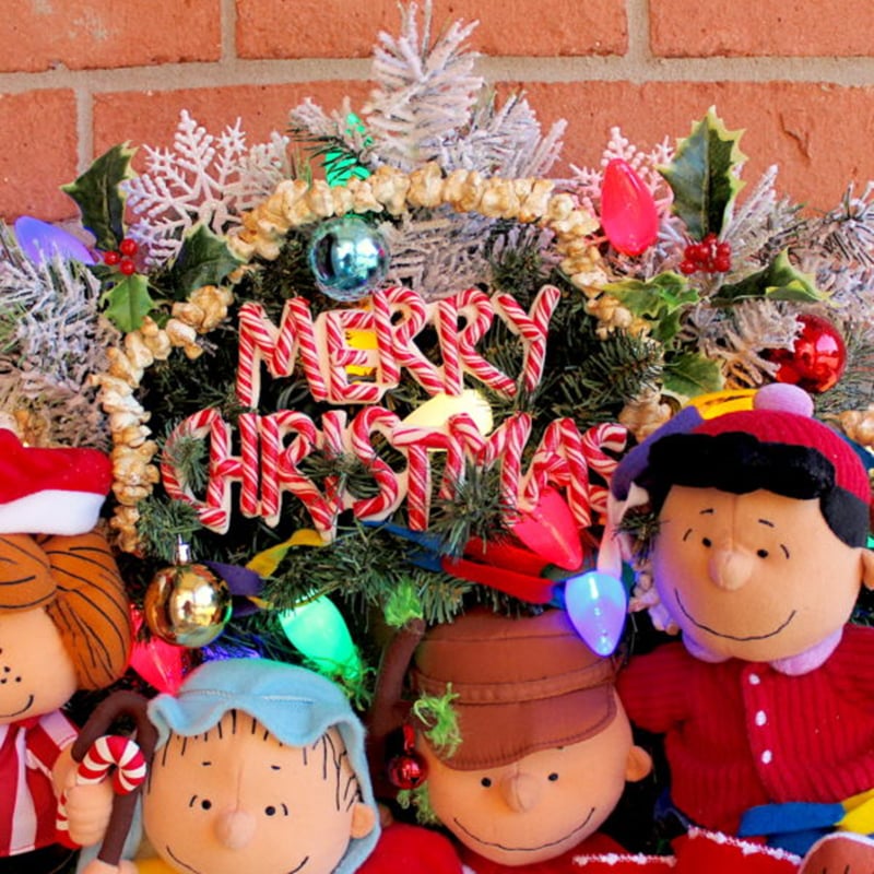 🔥Last 4 hours 57% OFF - 🏵️Peanuts Gang Christmas Wreath