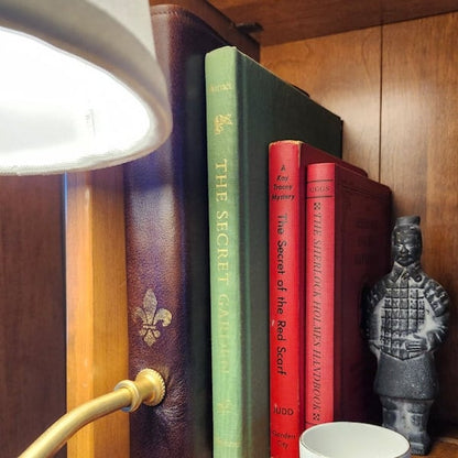 🎄The "Classic" Literary Lamp - Battery Powered
