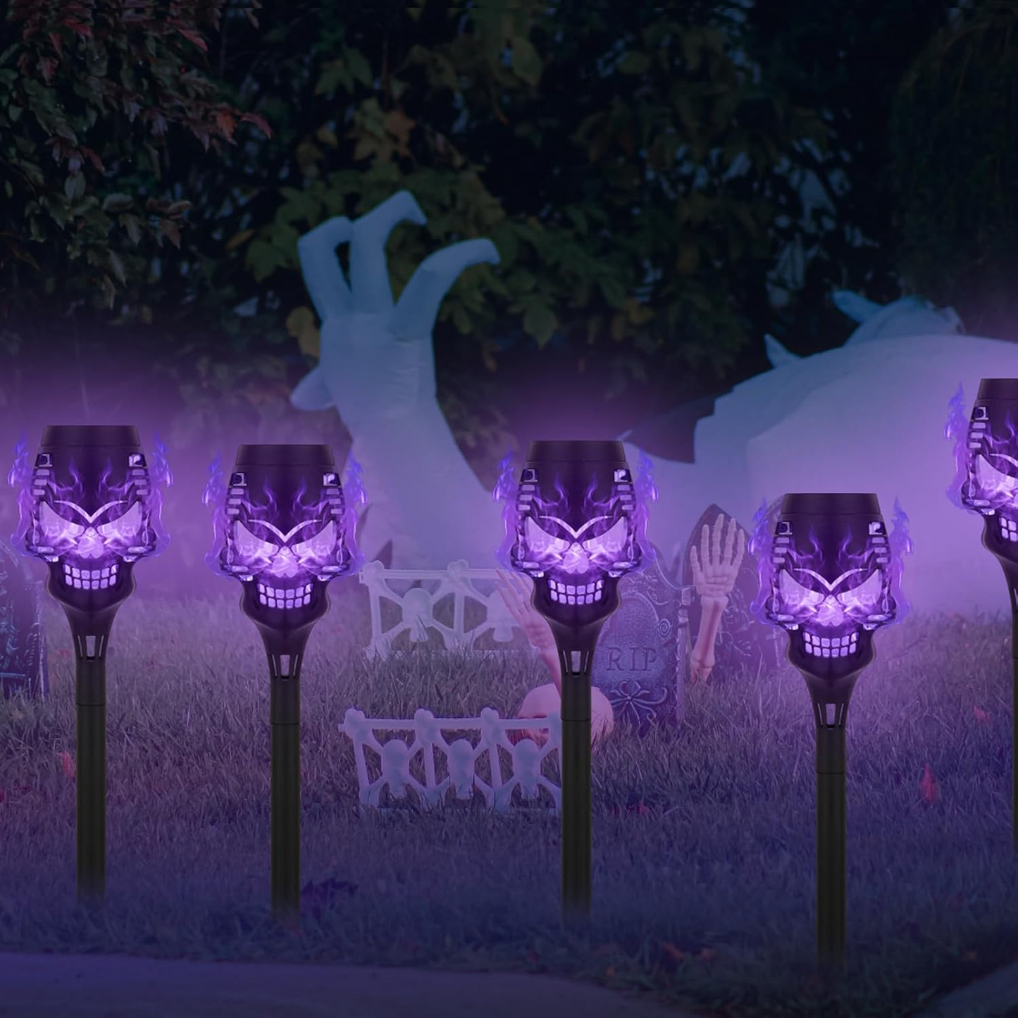 🔥Halloween Hot Sale💀Spooky Skulls Solar Torch Flame Lights👿