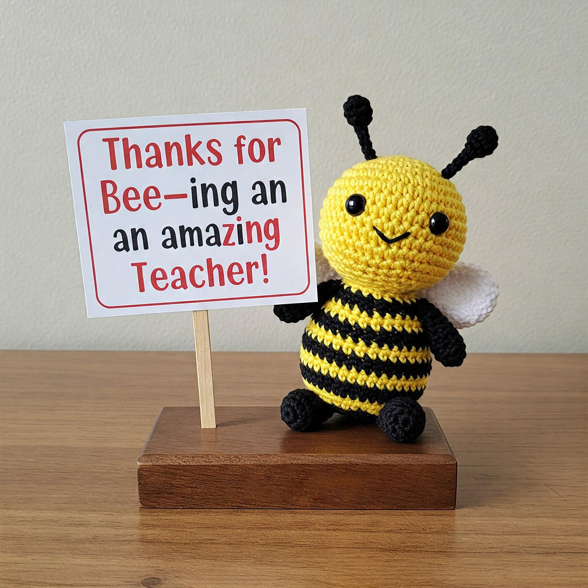 💖Teacher Appreciation Gift Crochet Bee
