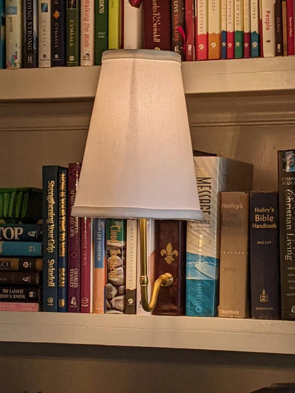 🎄The "Classic" Literary Lamp - Battery Powered