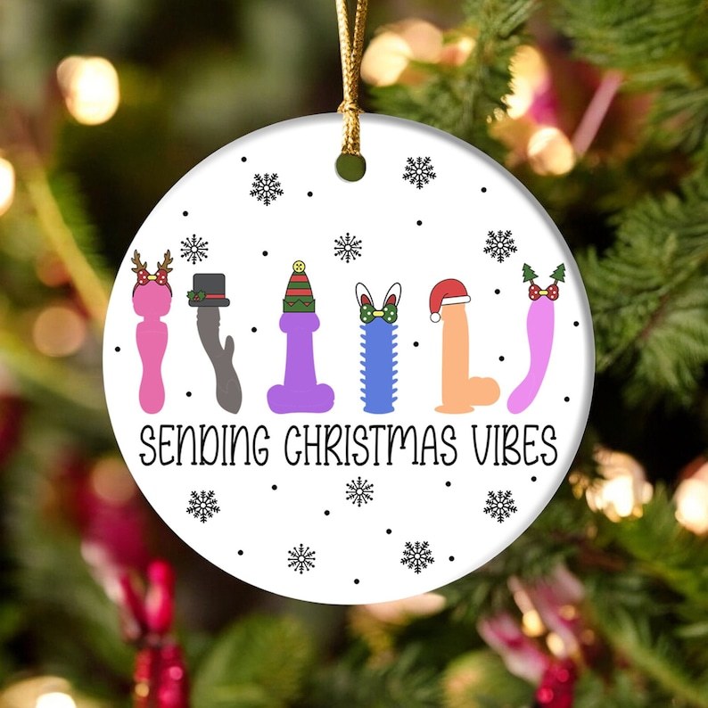 🎁Gift For Friends-Sending Christmas Vibes Ornaments