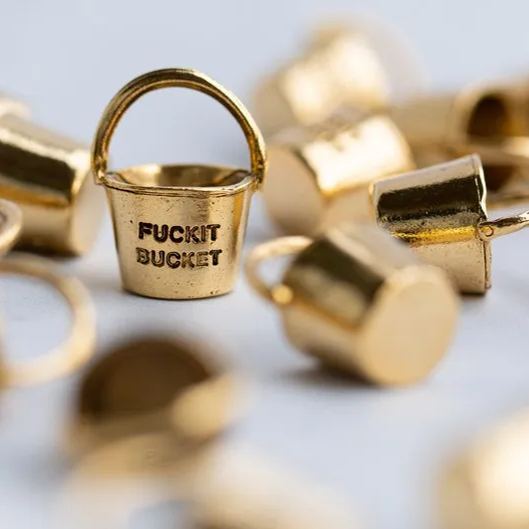 🔥Funny Metal Bucket Keychain - 🤣Fuck it Bucket