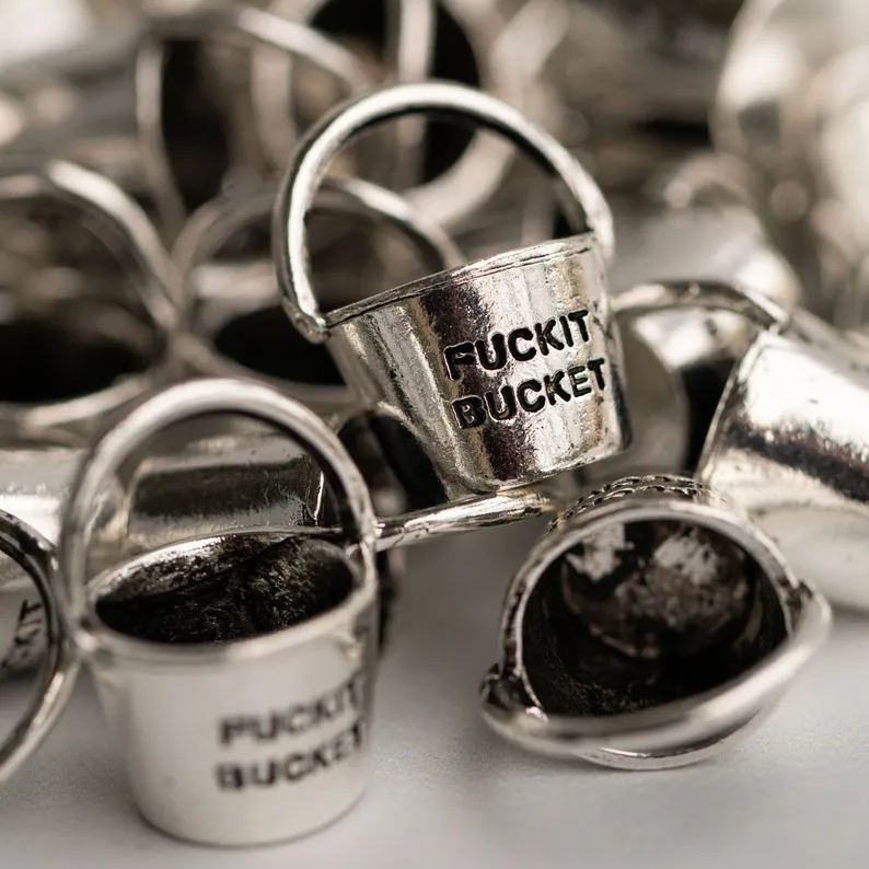 🔥Funny Metal Bucket Keychain - 🤣Fuck it Bucket
