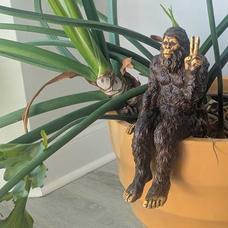 🤣Funny Bigfoot Yeti Statue