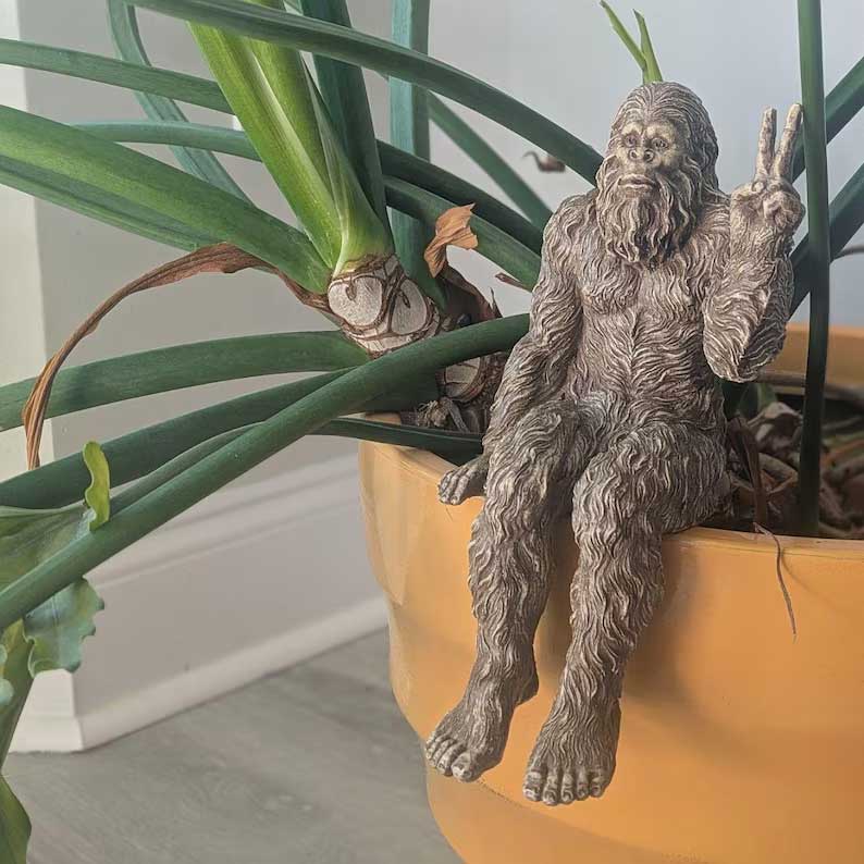 🤣Funny Bigfoot Yeti Statue