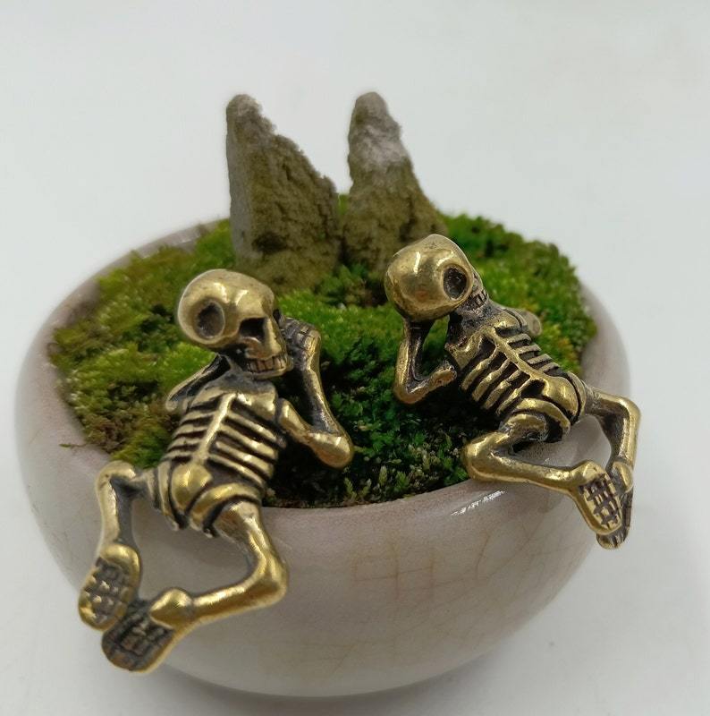 ☠️🔥Mysterious Charm☠️ - Mini Brass Skull Figurine