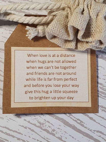 🌲 Warm wooden carvings - Hug stone 🌲