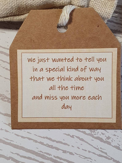 🌲 Warm wooden carvings - Hug stone 🌲