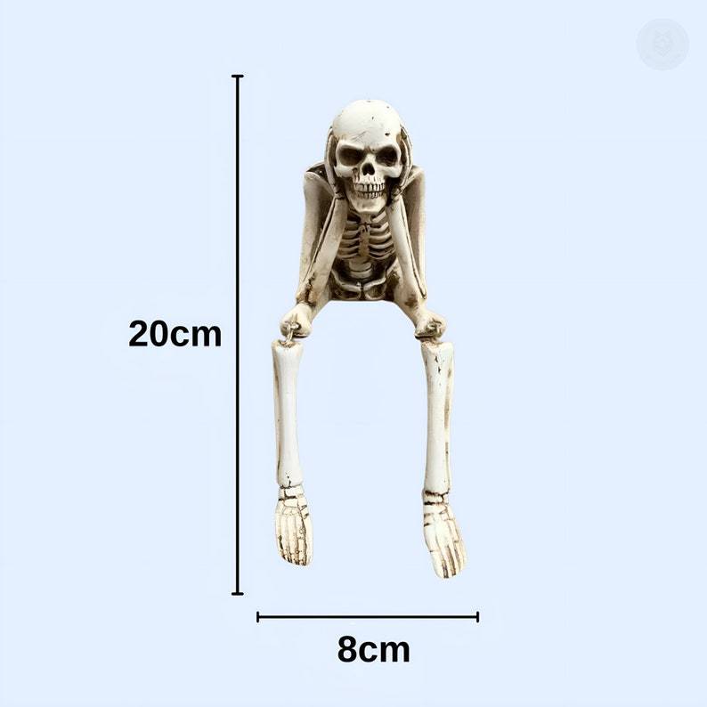 💀Sitting Skeleton Statue Skull Ornament