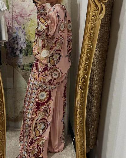 Comfortable and Chic Paisley Print Loungewear Set