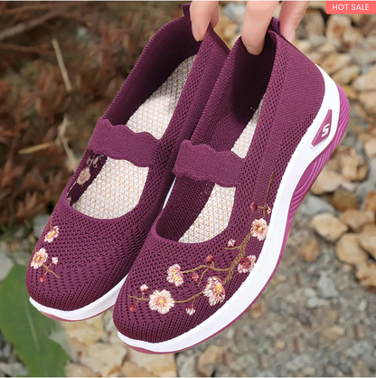 Women's Floral Embroidered Flats