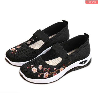 Women's Floral Embroidered Flats