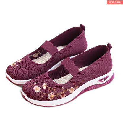 Women's Floral Embroidered Flats