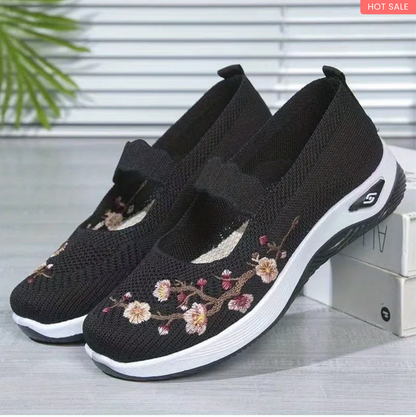 Women's Floral Embroidered Flats