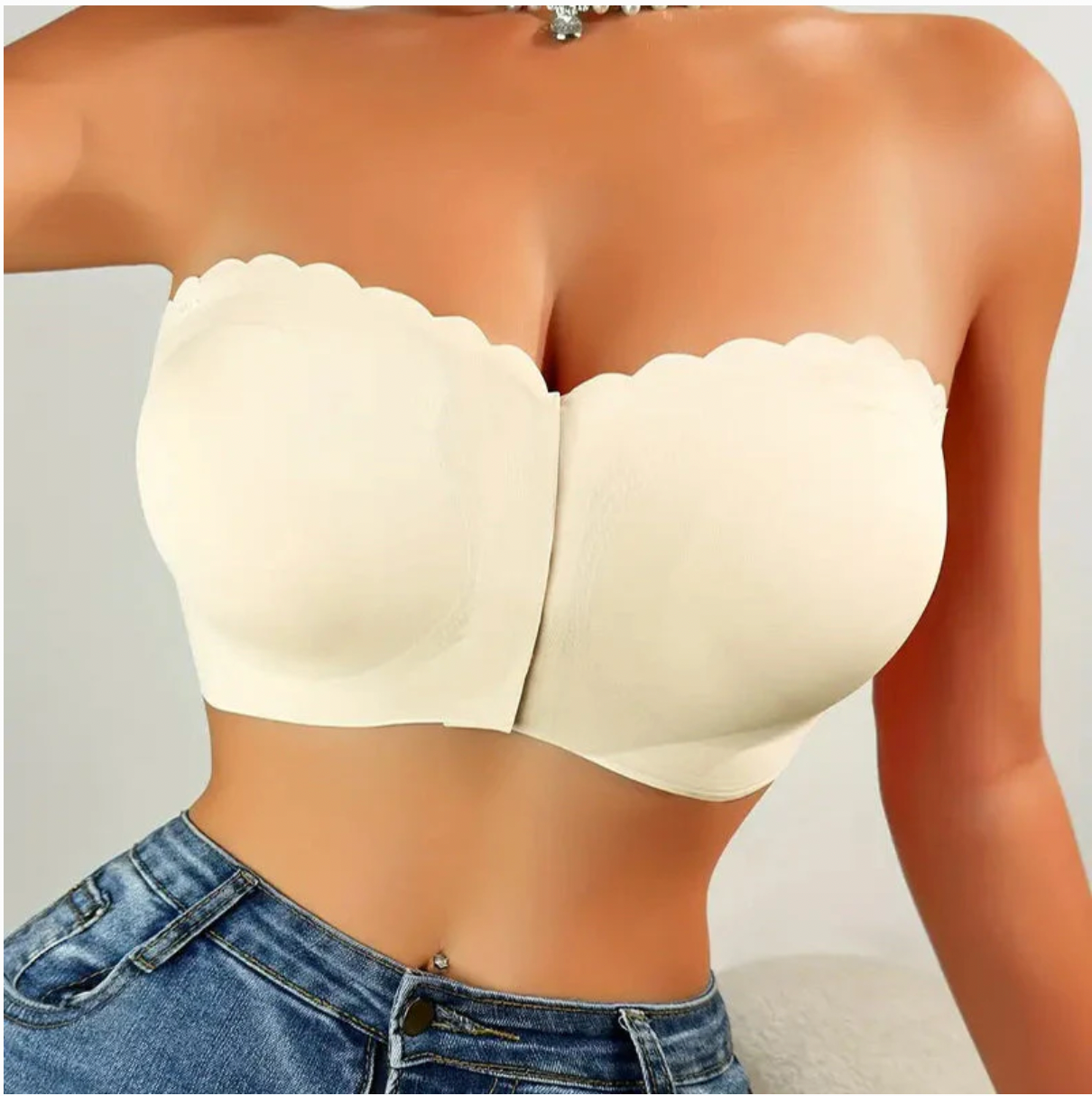 Seamless Front Closure Strapless Bandeau Bra – Comfort & Support All Day! 💖