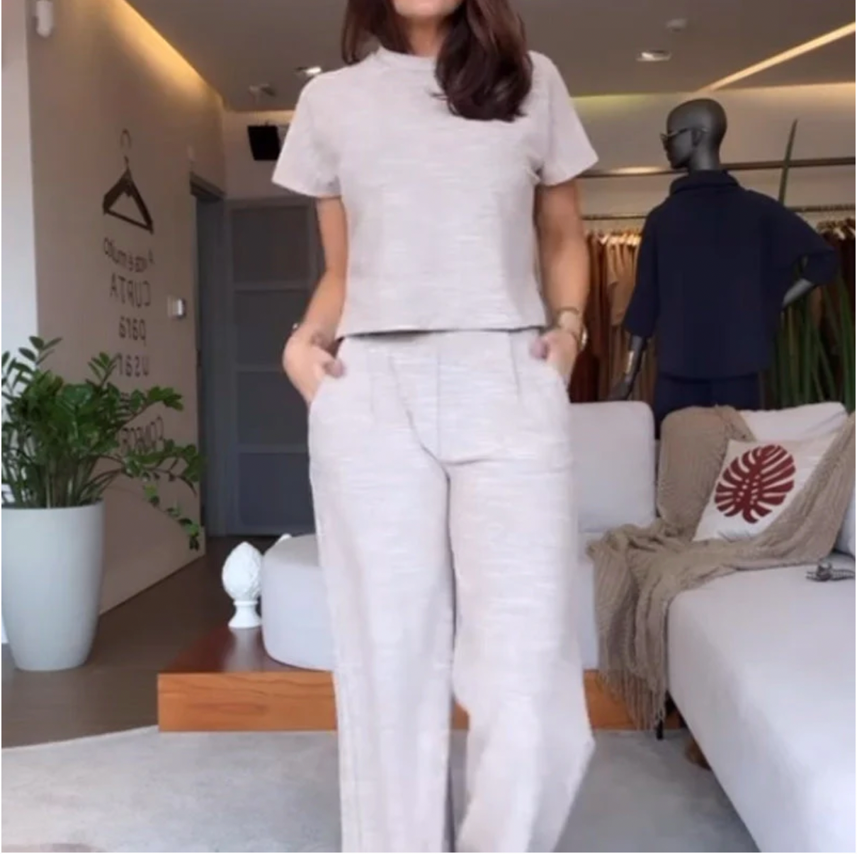 ⏳Limited time 50% off💥Women's two-piece set of plain short-sleeved tops and pants