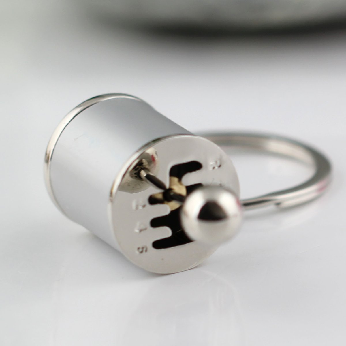 🔥 🚗6-speed Manual Transmission Gearbox Keychain