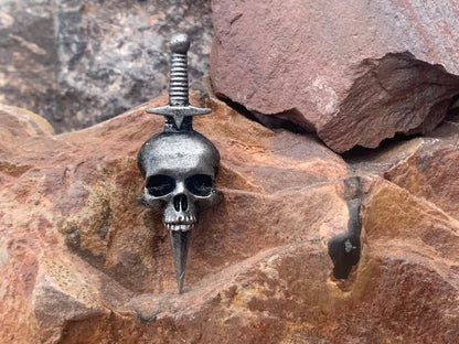 Retro Gothic Skull Brooch