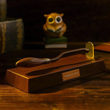 (🔥This Week's Special Offer 49% OFF)🖋️Fliegender Nimbus 2000 Magical Flying Pen