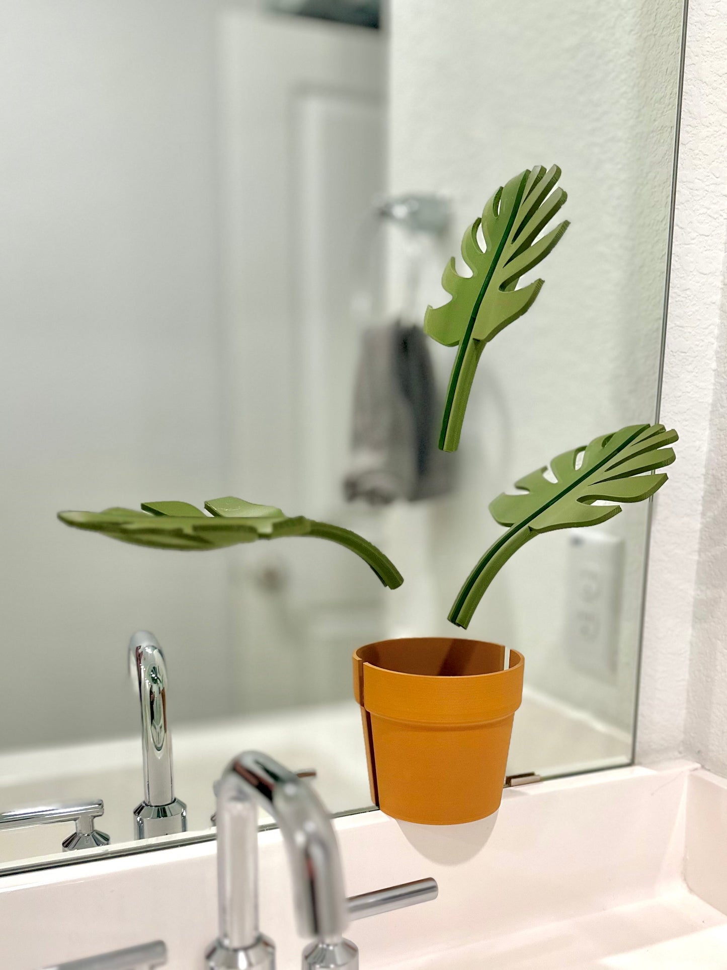 Mirror Monstera - Bathroom Organizer
