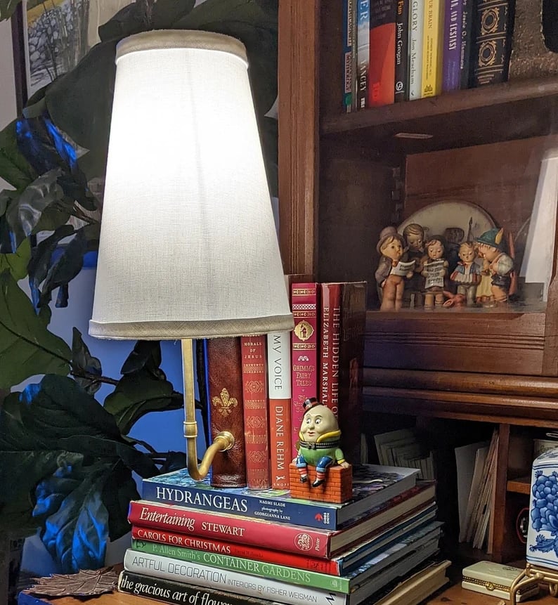 🎄The "Classic" Literary Lamp - Battery Powered