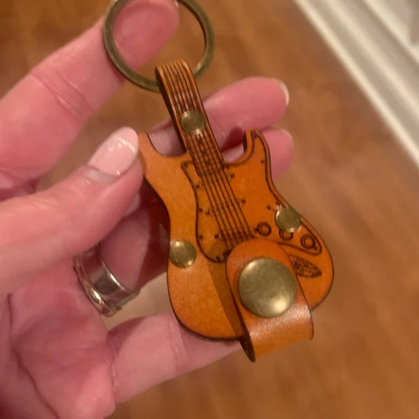 🎸Leather Guitar Pick Holder Keychain