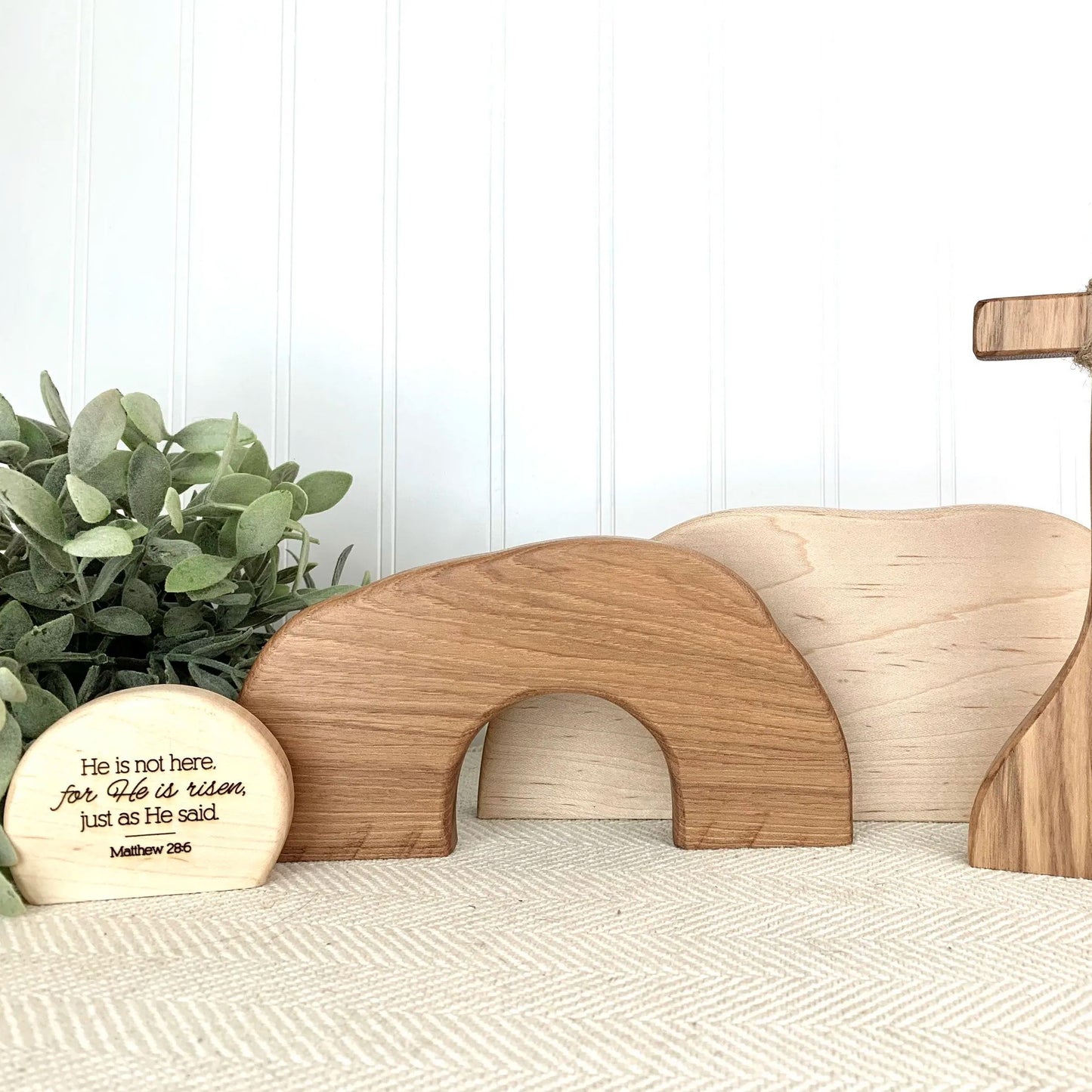 ✝Empty tomb Easter decor