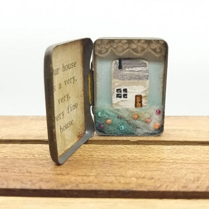 🏠Miniature Wooden House Scene In A Vintage Tin